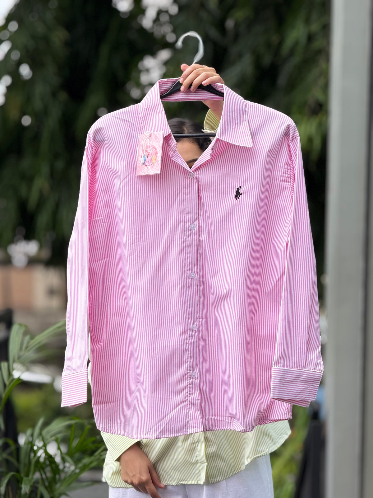 Shirt with back bow detail