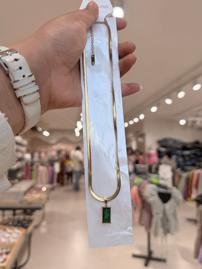 Anti-tarnish neckpiece