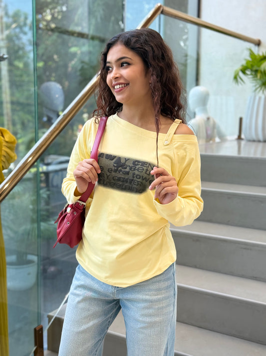 One site, full sleeves, stretchable T-shirt ￼