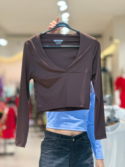 Body fit V-neck everyday top