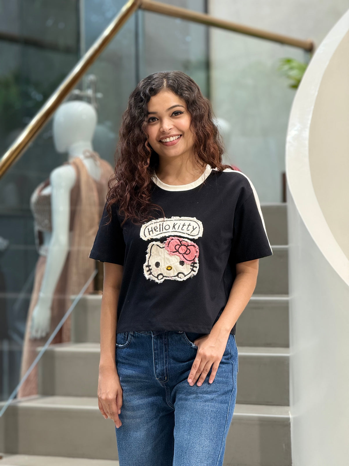 everyday T-shirt with kitty patch