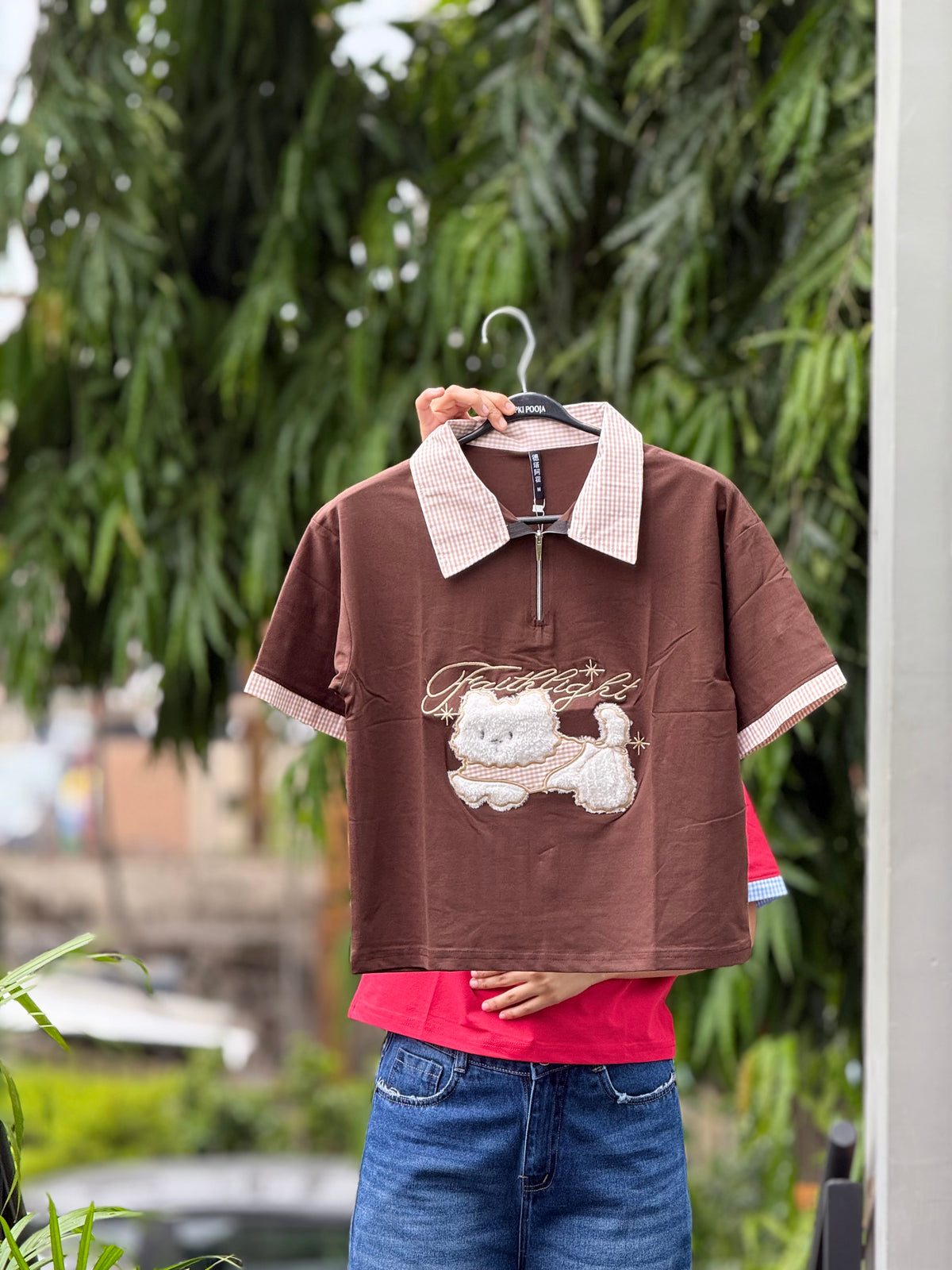 Patch polo tee.