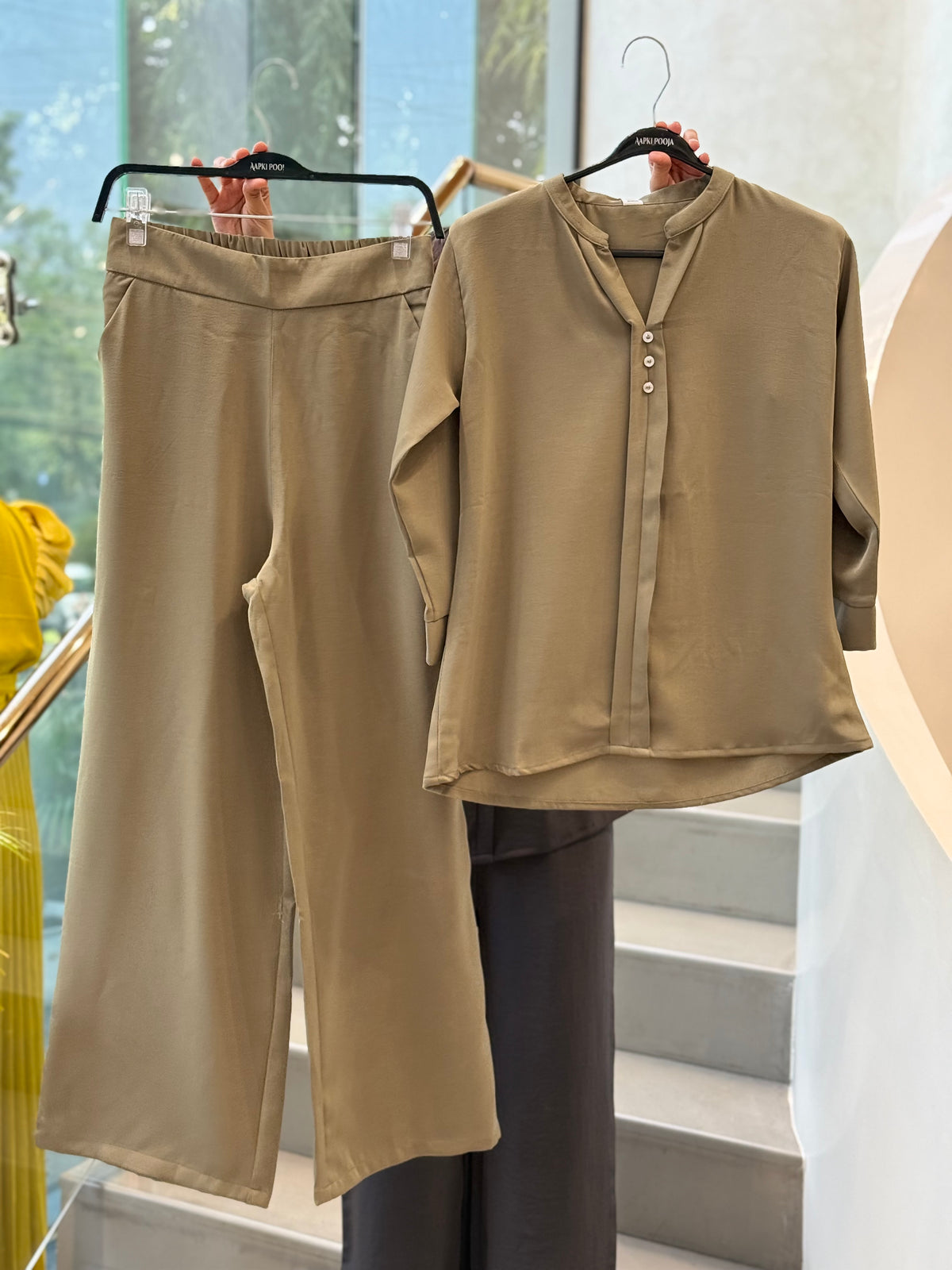 Premium formal V- nack cordset ￼