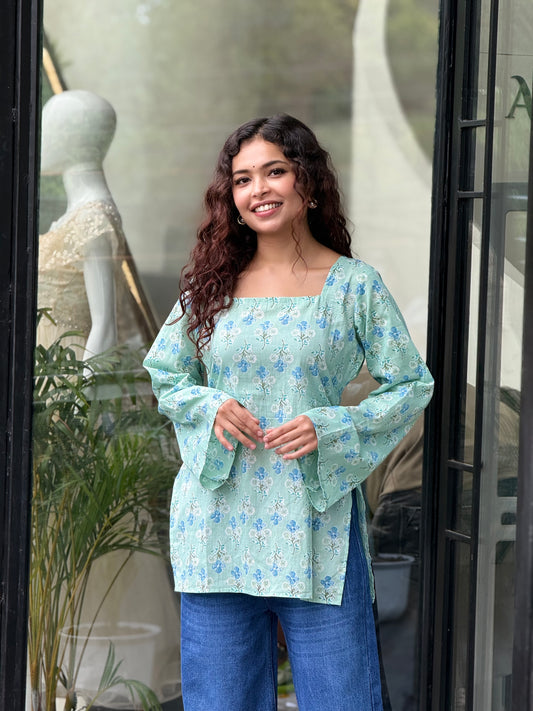 Short back dori kurti