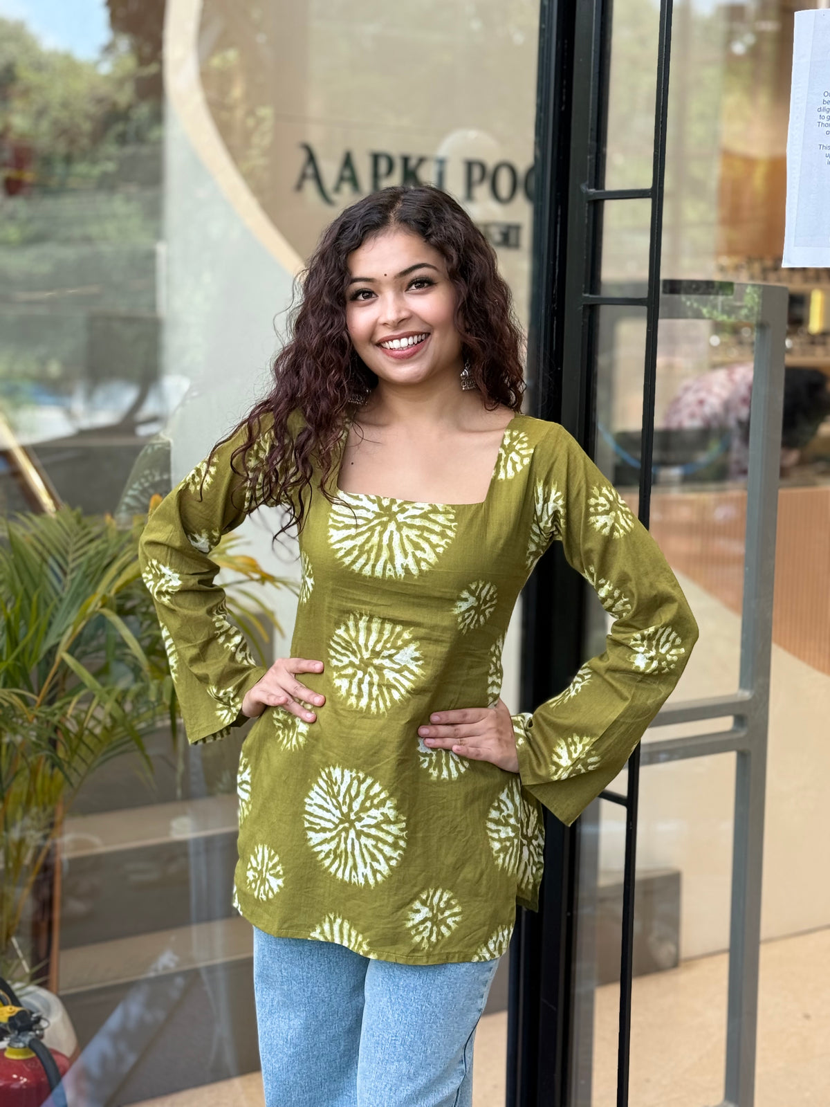 Square neck full sleeves back doori kurti