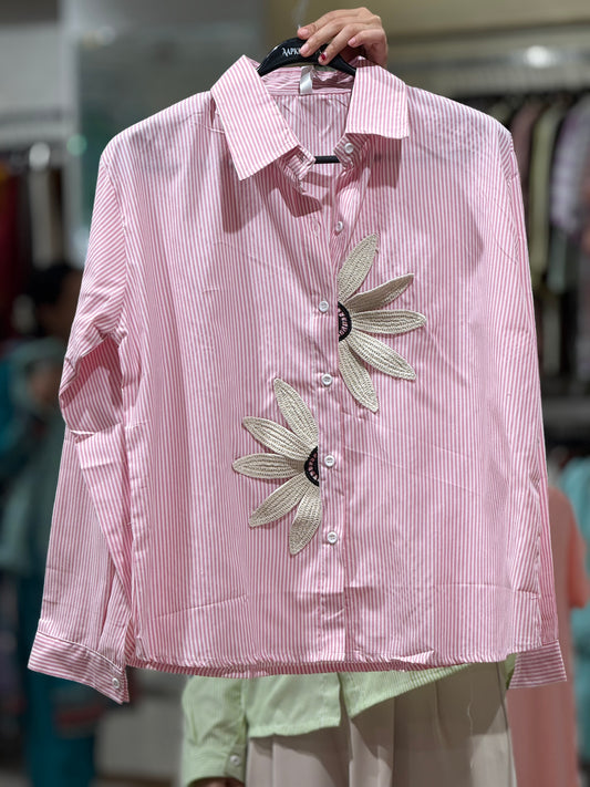 Lining flower detail shirt