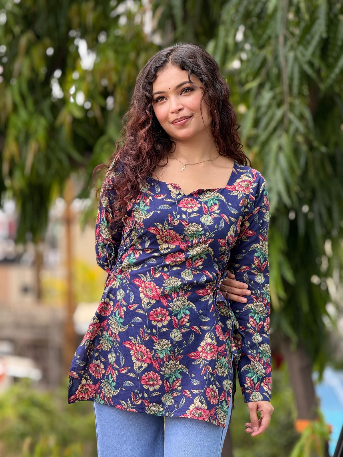 Short side knot kurti