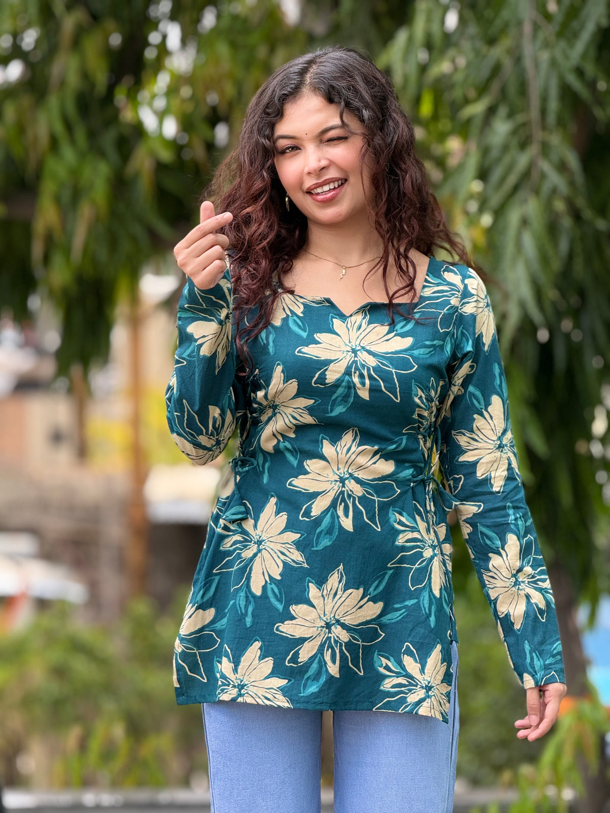 Short side knot kurti