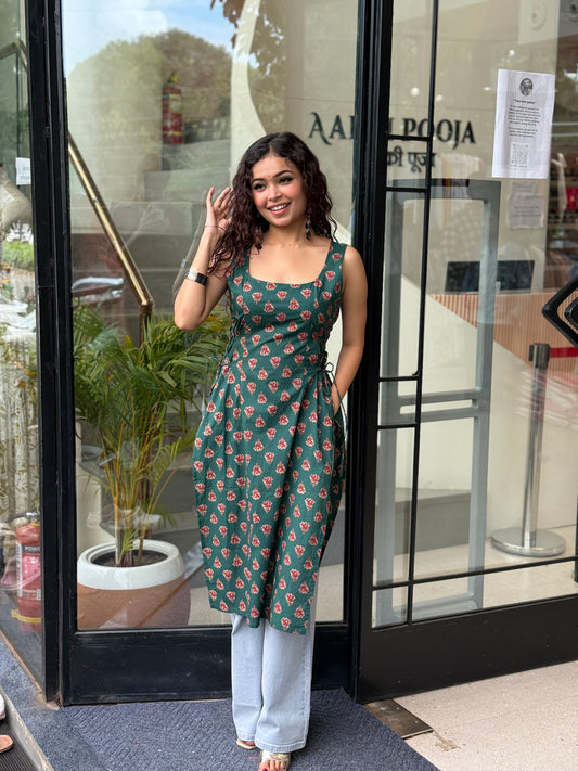 Flower Square neck side dori kurti ￼