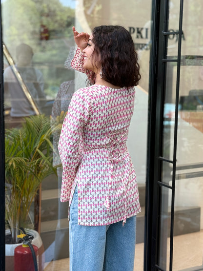 Square neck full sleeves back doori kurti