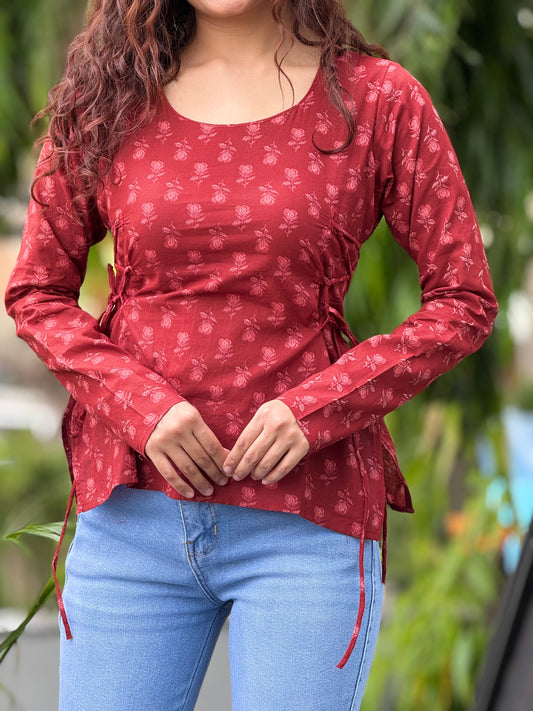 Short full sleeve kurti with side dori