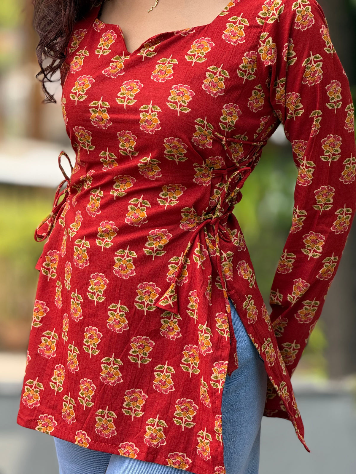 Short side knot kurti