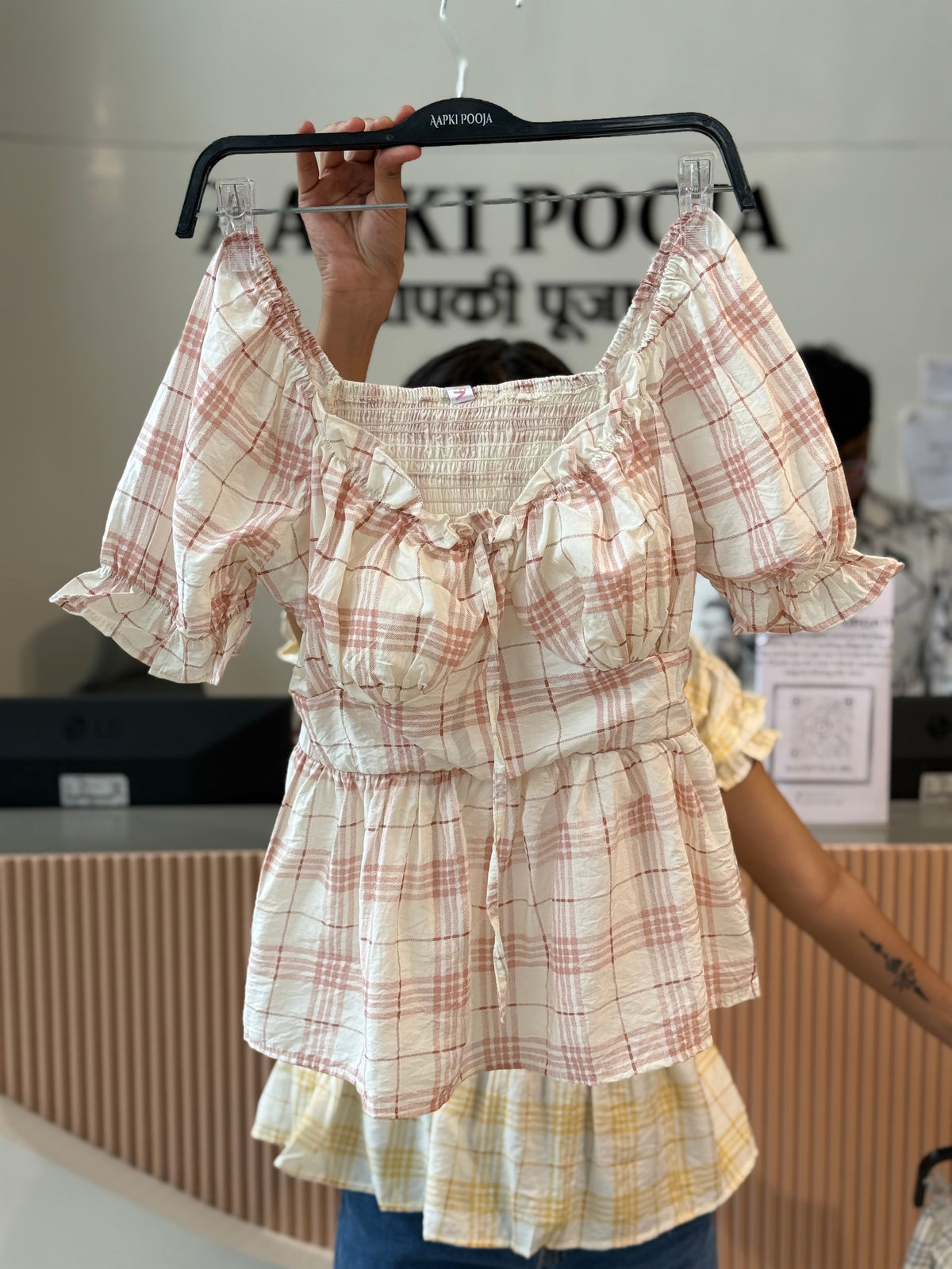 Smocked checks padded Top  ￼
