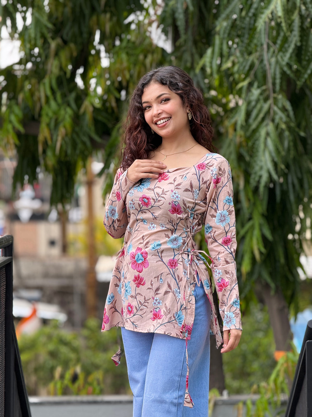 Short side knot kurti