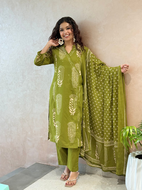 Green thread detail, Unique cotton suit 3 piece set ￼