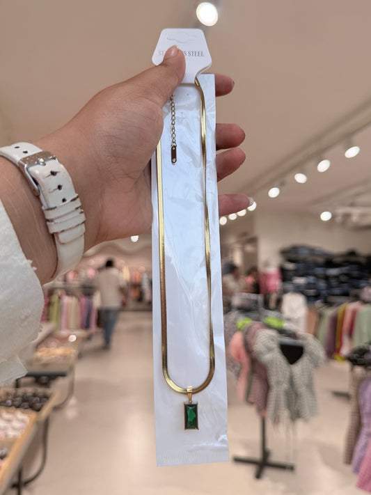 Anti-tarnish neckpiece