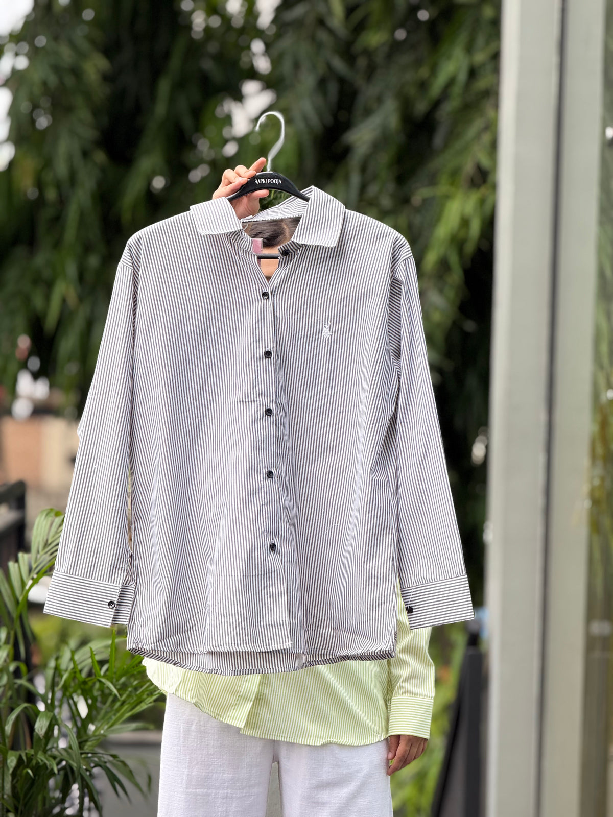 Shirt with back bow detail