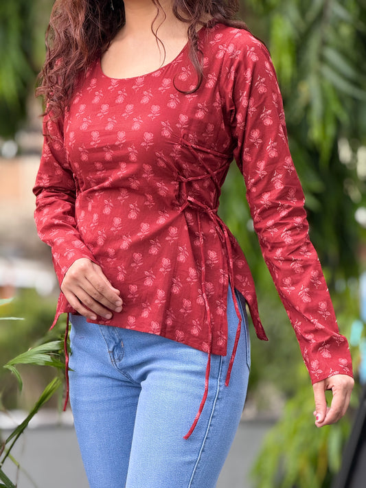 Short full sleeve kurti with side dori